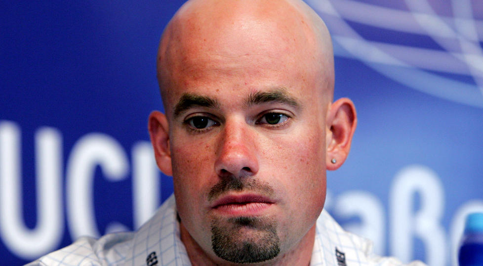 ERKJENNER JUKS: Den tyske syklisten Stefan Schumacher innr�mmer omfattende dopingbruk i store deler av karrieren. Foto: Michael Probst / AP / NTB Scanpix