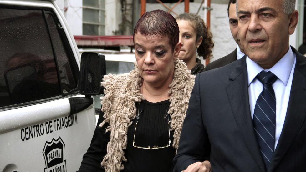 L�SLATT MOT KAUSJON: Virginia Soares de Souza etterforskes for opptil 300 drap. Politiet tror hun samarbeidet med sju andre p� sykehuset der hun var sjef for intensivavdelingen. Selv nekter hun straffskyld. Foto: AFP / NTB scanpix