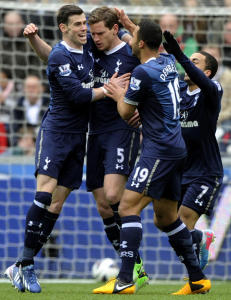 Gareth Bale banket inn nummer 17 for sesongen