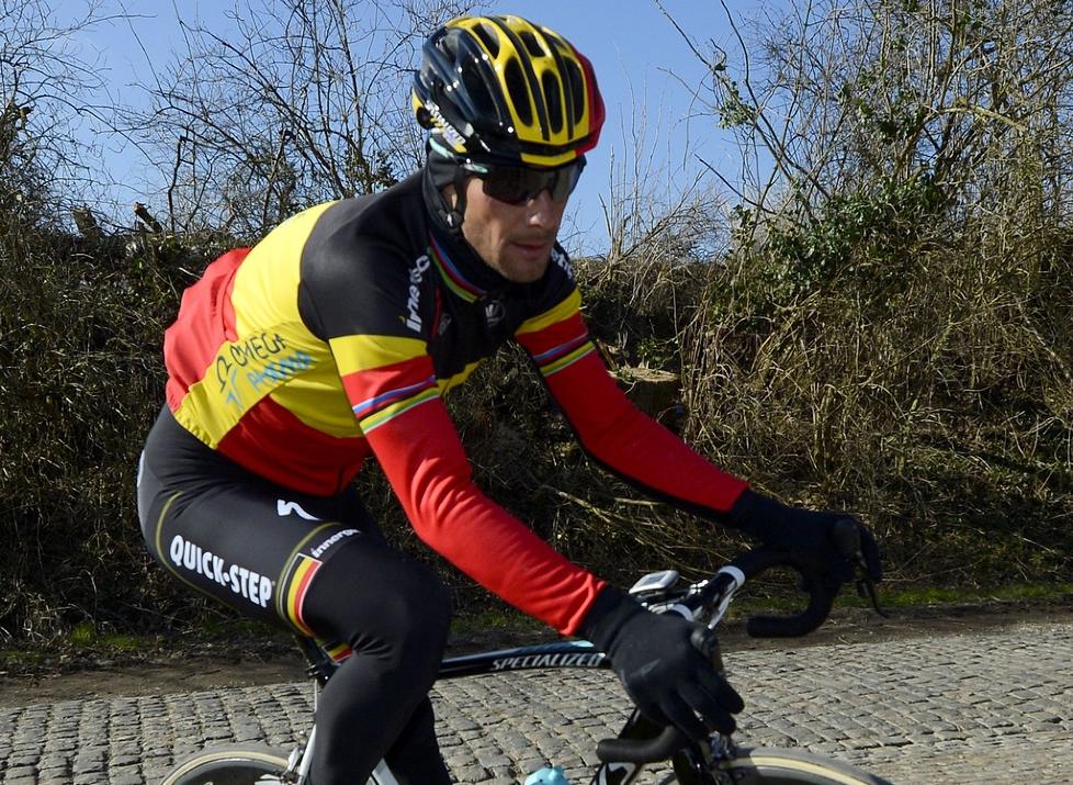 UHELDIG: Hjemmefavoritt og fjor�rsvinner Tom Boonen ble kj�rt til sykehus etter bare en halvtimes sykling i �rets Flandern rundt. Her p� trening f�r Omloop Het Nieuwsblad. Foto: AFP / BELGA BENOIT DOPPAGNE / NTB Scanpix