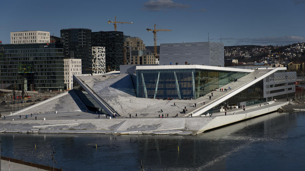 IKKE REN OG PEN: Operahuset i Oslo kunne trengt en v�rrengj�ring. Foto: Benjamin A. Ward