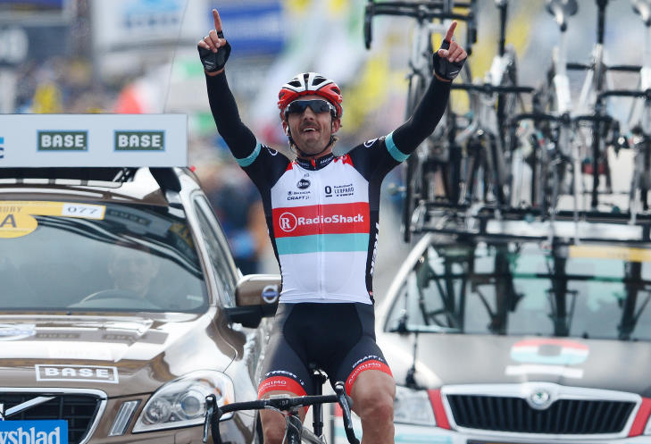 MAKTDEMONSTRASJON: Fabian Cancellara (32) knuste all motstand og vant Flandern rundt for andre gang. Foto: AFP / BELGA / YORICK JANSENS / NTB Scanpix