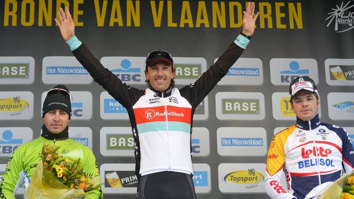 FAVORITTENE LEVERTE: Cancellara og Peter Sagan (t.v.) var storfavoritter f�r dagens klassiker, og begge leverte. Belgiske Jurgen Roelandts fra Lotto-Belisol sikret seg en sterk 3. plass. Foto: AFP / BELGA / DIRK WAEM / NTB Scanpix