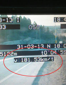 UP slet med � ta igjen Mercedes-f�reren som holdt 181 km/t i snitt