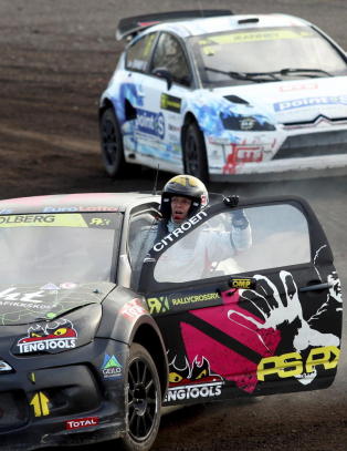 - Et mirakel at vi greide � stille klar en bil