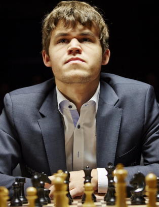 Magnus tilbake i f�ringen i VM-kvalifiseringen