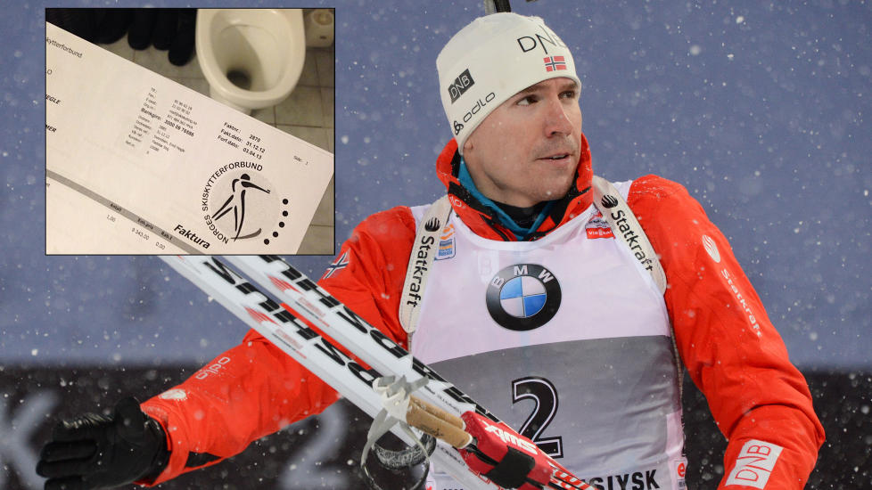 APRILSP�K: Emil Hegle Svendsen viser fram det som skulle v�re en bot fra Norges Skiskytterforbund. Foto: AFP PHOTO/NATALIA KOLESNIKOVA/NTB scanpix