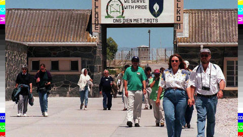 1997: De siste fangene ble fjernet fra Robben Island i desember 1996. 1. januar var fengselet blitt turistattraksjon. Foto: AFP / NTB Scanpix