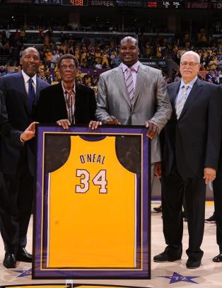 Shaq hyllet mens Kobe str�lte for LA Lakers