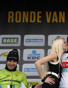 Slovakere klyper fremmede for � st�tte Sagan