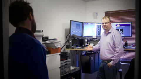 FRITT FALL: Dette er en organisasjon i fritt fall. Skal de kaste ut alle som er uenig med dem? Dette er direkte idioti og det er trolig synd at jeg ikke kan v�re med TG-gjengen lenger, sier Trym til Dagbladet. Foto: Cicilie S. Andersen.