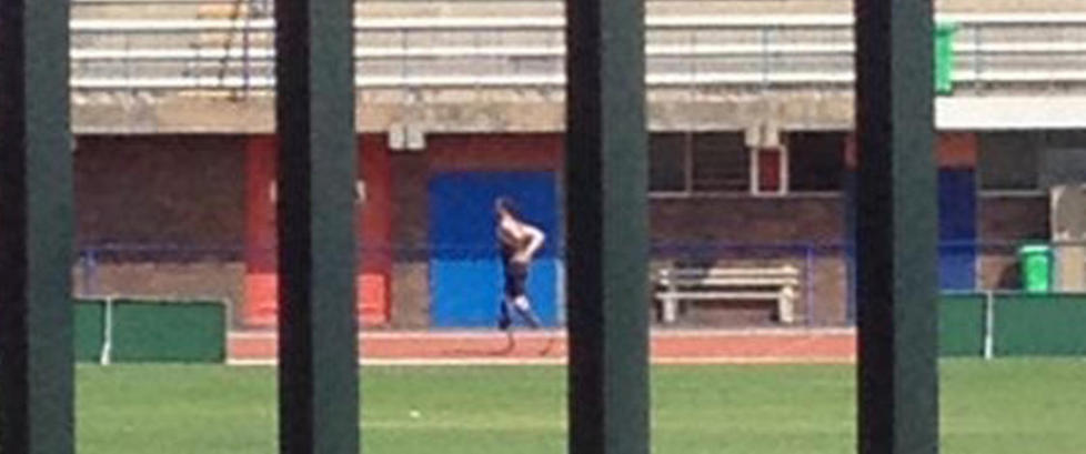 Se! Pistorius er tilbake p� treningsfeltet