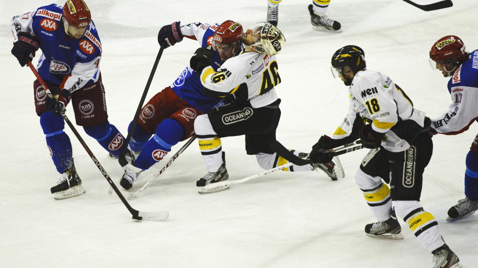 SLO TILBAKE: Stavanger Oilers ble grundig sl�tt i den f�rste finalekampen mot V�lerenga. I dag slo laget tilbake.
Foto: Fredrik Varfjell / NTB scanpix
