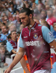 Uviss fremtid for utleide Andy Carroll