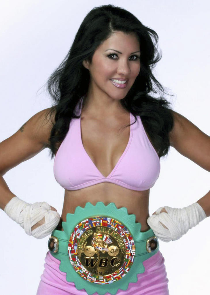  HAR RESPEKT:  Mia St.John sier hun har respekt for Br�khus, men med 16 �rs erfaring som profesjonell bokser, vet 45-�ringen at alt kan skje i ringen. Foto: Randy Martinez / NTB scanpix