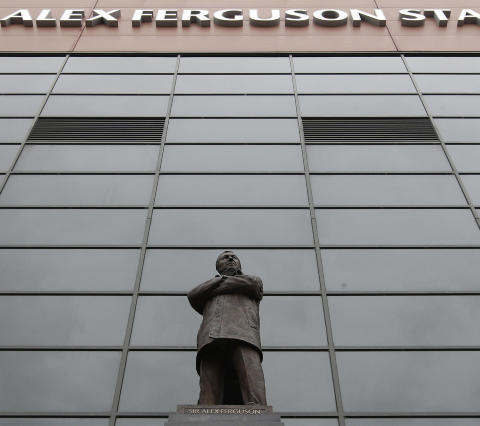 STOPPET: Bortefansen var planlagt flyttet til Sir Alex Ferguson Stand, men det ble stoppet av myndighetene. Foto: AP / Jon Super / NTB SCANPIX