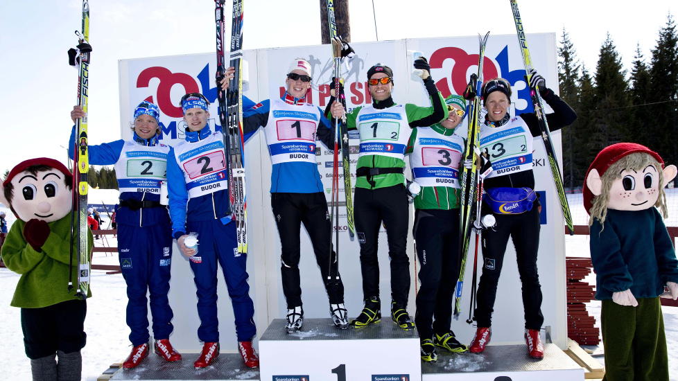 NM-GULLPALLEN: Andrew Musgrave og Martin Johnsrud Sundby vant i Ski NM del 2 lagsprint i langrenn for R�a IL. p� Budor fredag.
Her er premiepallen: Fra venstre: Eirik Brandsdal og Stian Hallen for Kjels�s IL. tok s�lv. Andrew Musgrave og Martin Johnsrud Sundby p� gullplass for R�a IL. ogh Anders N�stdahl Gl�ersen og Anders Gl�ersen tok bronse for Rustad IL.  Foto: Geir Olsen / NTB scanpix