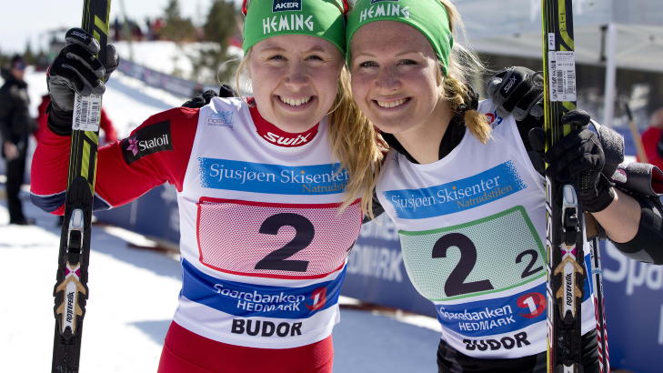 JENTESPRINTERE: Ranhild Haga og Tuva Toftdahl Staver gikk til NM-gull under Ski NM del 2 lagsprint i langrenn for Heming p� Budor fredag. Foto: Geir Olsen / NTB scanpix