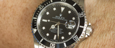 Hevdet stripper lurte klokka av armen men at han ikke husket noe fordi han var full