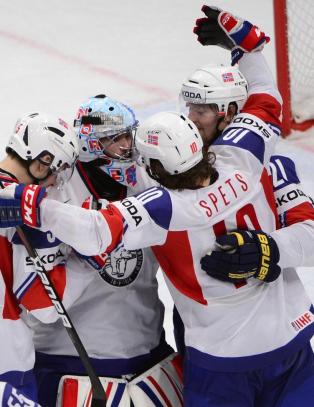 Norges hockeygutter med sju forskjellige m�lscorere mot Frankrike