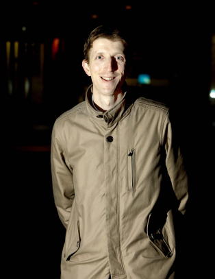 - Sterkt splittende leder