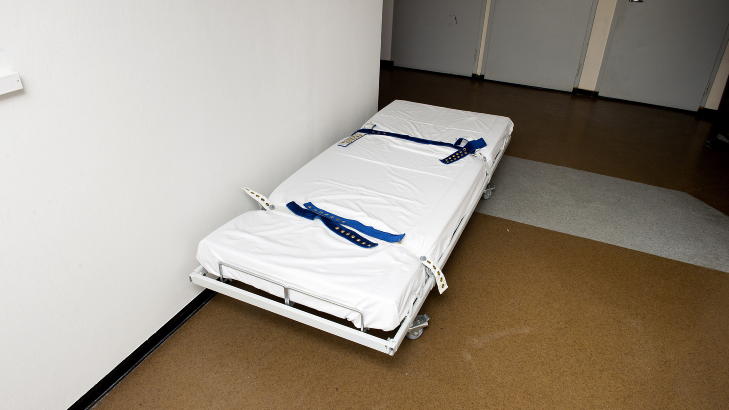 I REIMER: Natalie Eriksen har regnet ut at hun l� beltelagt tilsammen 203 timer i l�pet av en trem�neders periode da ha hun var 17 �r gammel. Foto: �istein Norum Monsen / DAGBLADET