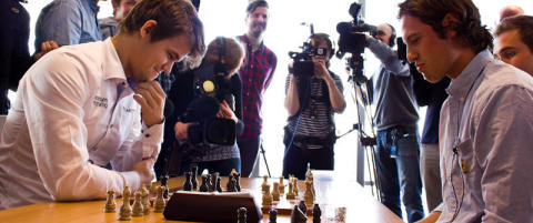 Carlsen trengte 32 sekunder p� � sette �Mix� sjakk matt