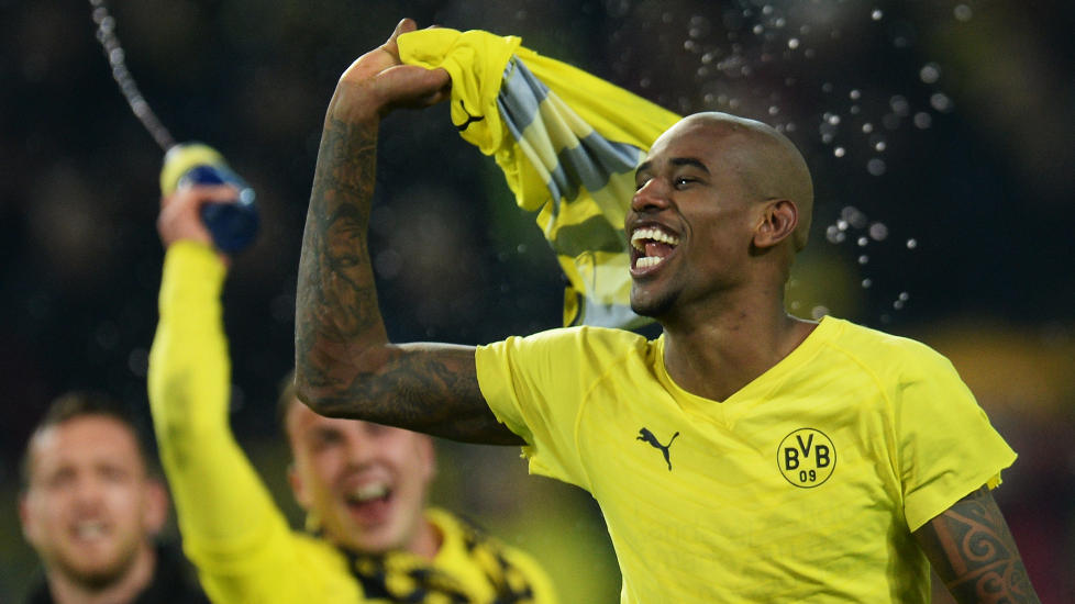  HELT:   Felipe Santana pirket inn vinnerm�let for Dortmund. FOTO: AFP/ PATRIK STOLLARZ