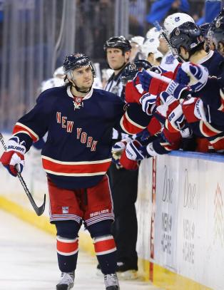 Her blir Zuccarello hyllet av lagkameratene