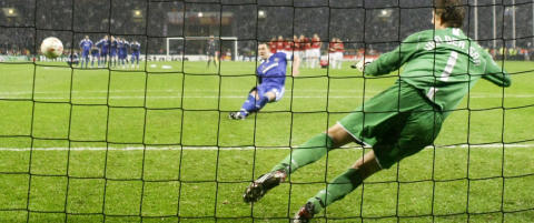 Slik gikk det sist Chelsea jaktet trof� i Moskva