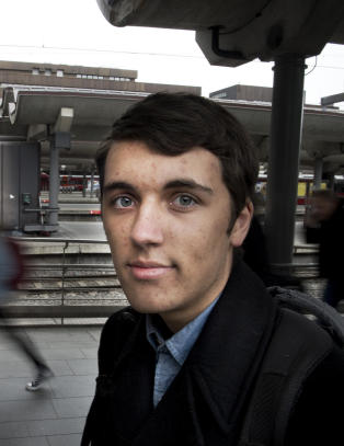 Bendik (16) fant 467 000 kroner i dameveske p� toget