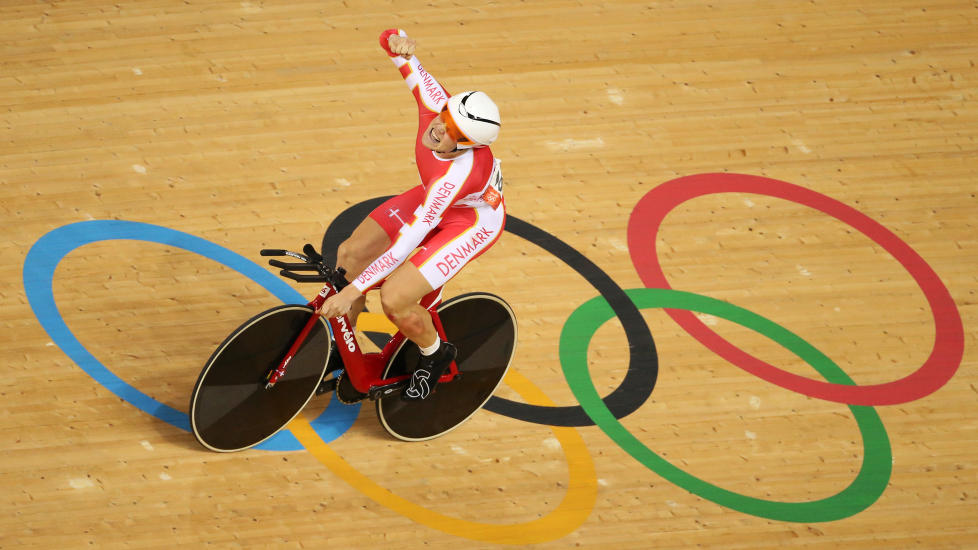 GULLVINNER: Lasse Norman Hansen m� finne seg i dopinganklager n�r han er ute og sykler p� landeveien. Her p� tregulv i OL-velodromen i London. Foto: REUTERS / Stefano Rellandini / NTB SCANPIX