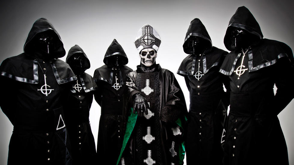 SETT P� PAVEN: Papa Emeritus II og hans Nameless Ghouls f�r nok ikke innpass i Peterskirken med det f�rste. Foto: Ester Segarra