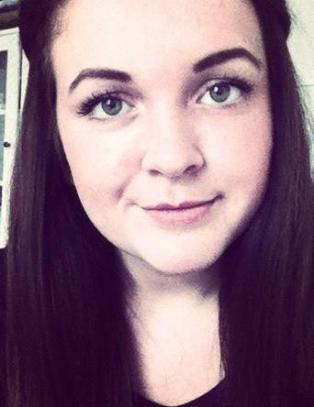 - Folk ropte og veivet med armene