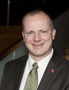 - Erna har for stor respekt for Jens