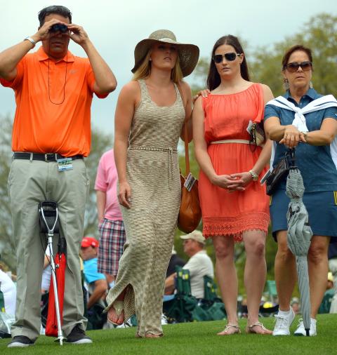 FIKK ST�TTE: Vonn hadde med seg fysioterapeut Lindsay Winninger ute p� Augusta-banen, p� grunn av kneskaden. Foto: AFP  /JIM WATSON / NTB SCANPIX