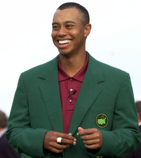 GR�NN JAKKE: Tiger har f�tt trekke p� seg den gr�nne jakka tre ganger i US Masters. Foto: AP / Amy Sancetta / NTB SCANPIX