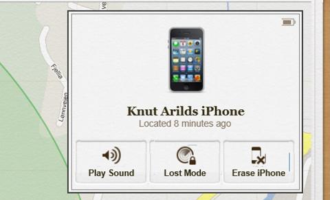 5. Du f�r n� opp et eget vindu, hvor du ved hjelp av en knapp nederst kan slette alt innholdet p� telefonen. Vil du ikke g� s� drastisk til verks, kan du sette den i �Lost mode�. Du vil da bli bedt om � sette en kode (om du ikke allerede har l�st den med kode), du kan oppgi et telefonnummer du kan n�s p� om noen finner den, og du kan skrive en beskjed. Skulle du mistenke at den ligger et sted i huset uten at du finner den, kan du trykke �Play Sound�. Legg ogs� merke til at gjenst�ende batteritid er oppgitt �verst til h�yre. Foto: Skjermbilder