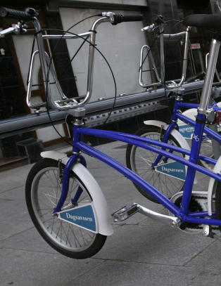 Gir 8 milliarder til syklister og fotgjengere