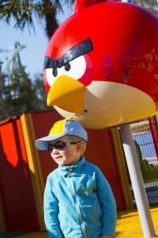 SOMMERMORO: B�de store og sm� har mye � glede seg til. Her fra Angry Birds Land i den finske parken S�rk�nniemen. Foto: S�RK�NNIEMI ADVENTURE PARK