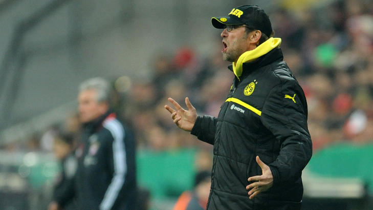 SKJULTE INNGREPET: Klopp skjulte h�rtransplantasjonen med en caps en god stund. Den kom f�rst av i januar. Foto: AP /dpa,Andreas Gebert