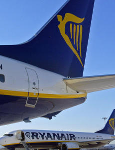 - Myndighetene lukker �ynene for hvilken retning flybransjen tar