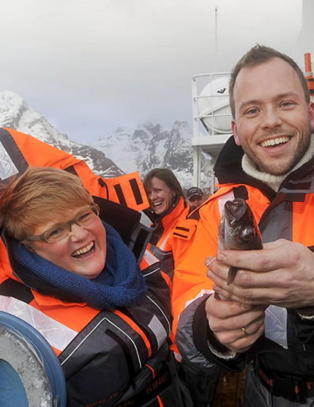 N�r halvparten av Venstre-velgerne skyr Frp - foretrekker r�dgr�nn  regjering