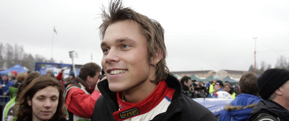 Mikkelsen klatrer oppover mens �stberg kjemper seg tilbake