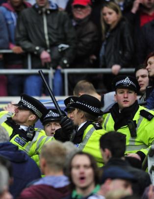 10 Millwall-fans p�grepet etter FA-cupsemifinalen