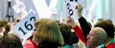 Venstre sier nei ti surrogati