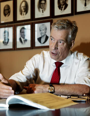 - Vil du bruke mer eller mindre oljepenger, Erna?