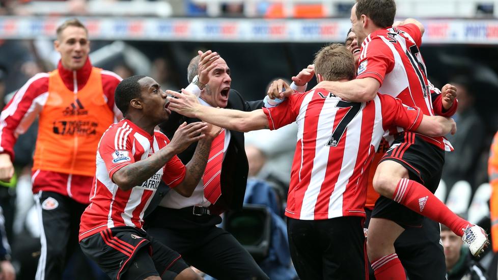 TAPET SKAPTE KRANGEL: Sunderland vant over Newcastle p� St James' Park i dag, og etterp� havnet misforn�yde Newcastle-supportere i krangel med politiet. Foto: AFP PHOTO/IAN MACNICOL