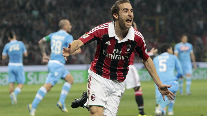 SCORET F�RST: Mathieu Flamini. Foto: REUTERS/Alessandro Garofalo