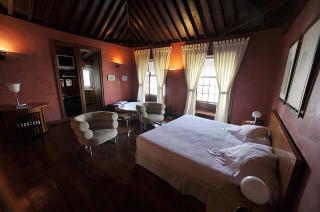  HERSKAPELIG:  Det firestjerners hotellet San Rogue p� Tenerife har tilh�rt greven av Garachico,  og st�r n� i Star Tours charterkatalog. Foto: JOHN TERJE PEDERSEN